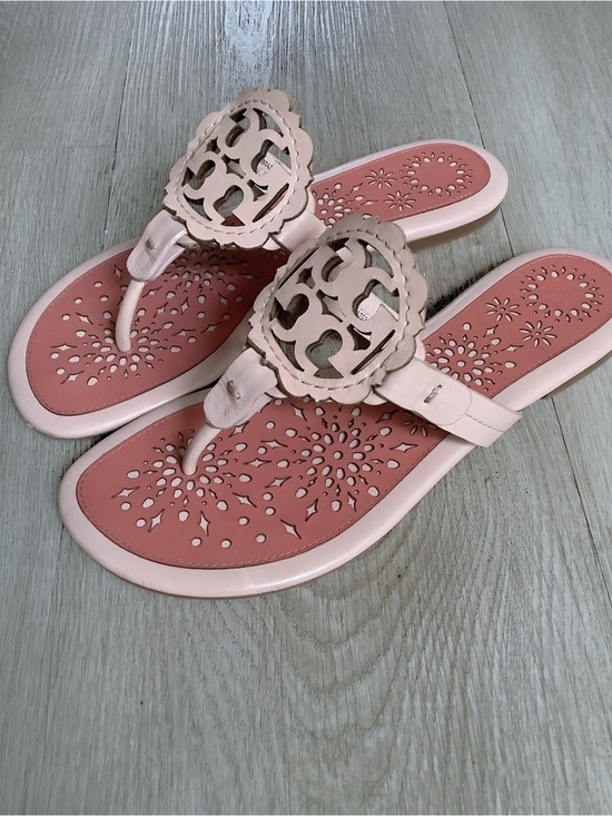 Tory Burch Shoes - Tory Burch Miller Scallop Seashell Pink Leather Thong Sandals Size 5.5